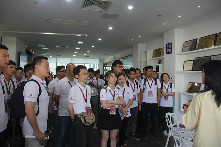 北京大學(xué)創(chuàng)業(yè)營走進(jìn)正航軟件 收獲新知！