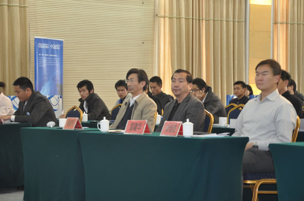 河南省工信廳軟件處處長鄒建華、財務(wù)處處長董建明