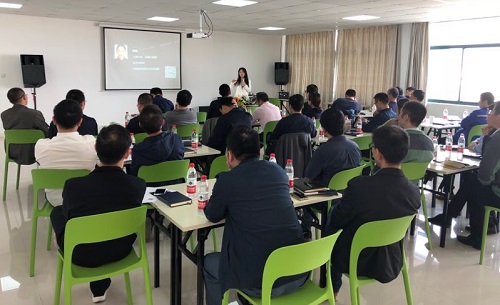 “未來制造，關(guān)燈工廠”展會正式開幕